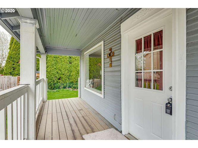 481 South Pine Street Canby, OR 97013 - Photo 3 of 17 a view of outdoor space and deck