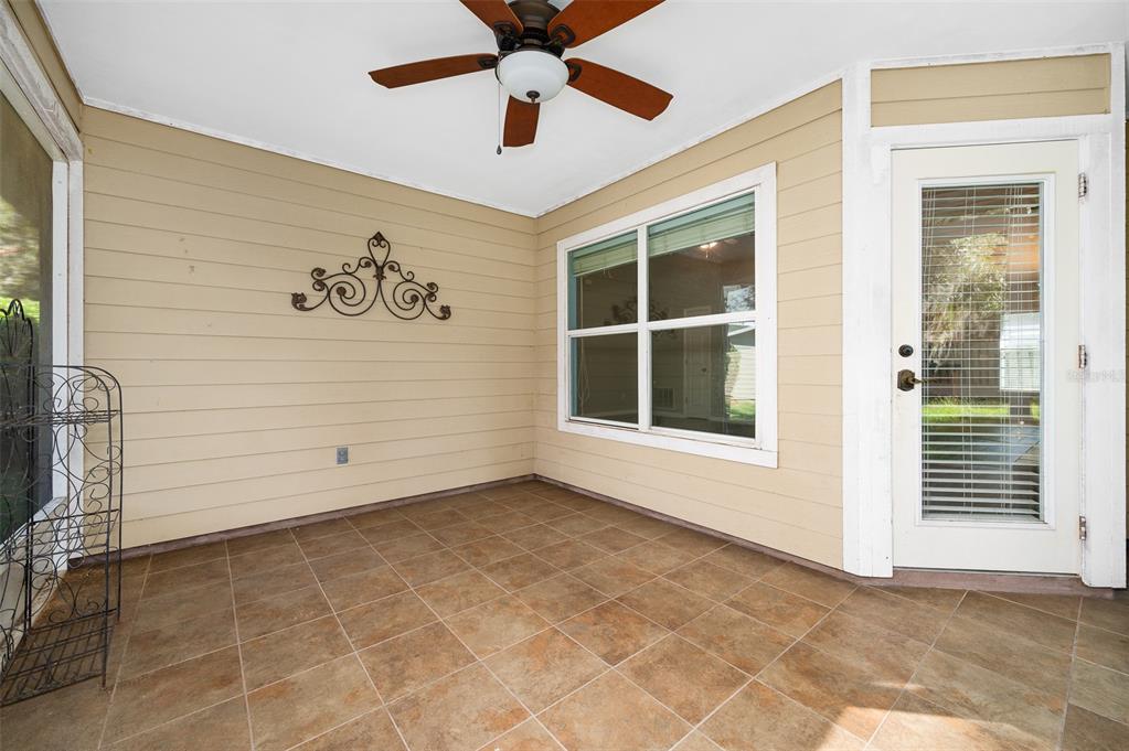 7462 Southwest 84th Drive Gainesville, FL 32608 - Photo 28 of 42 a view of an entryway
