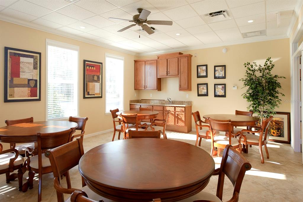 7462 Southwest 84th Drive Gainesville, FL 32608 - Photo 34 of 42 a dining room with furniture and window