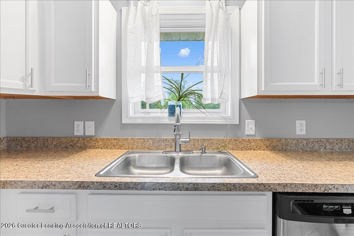 3343 Turner Road Lansing, MI 48906 - Photo 15 of 39