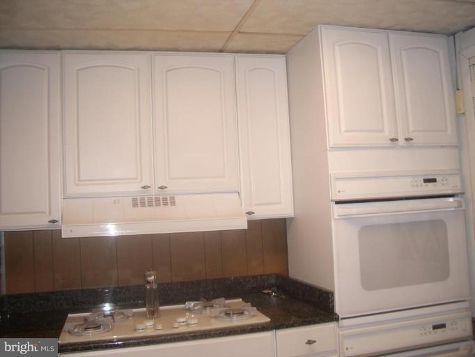 2870 Plainfield Road Dundalk, MD 21222 - Photo 3 of 11 Kitchen