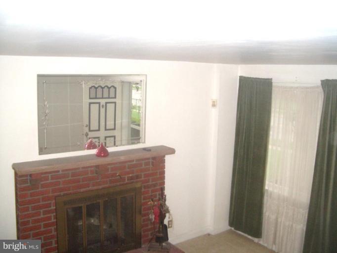 2870 Plainfield Road Dundalk, MD 21222 - Photo 7 of 11 Living Room