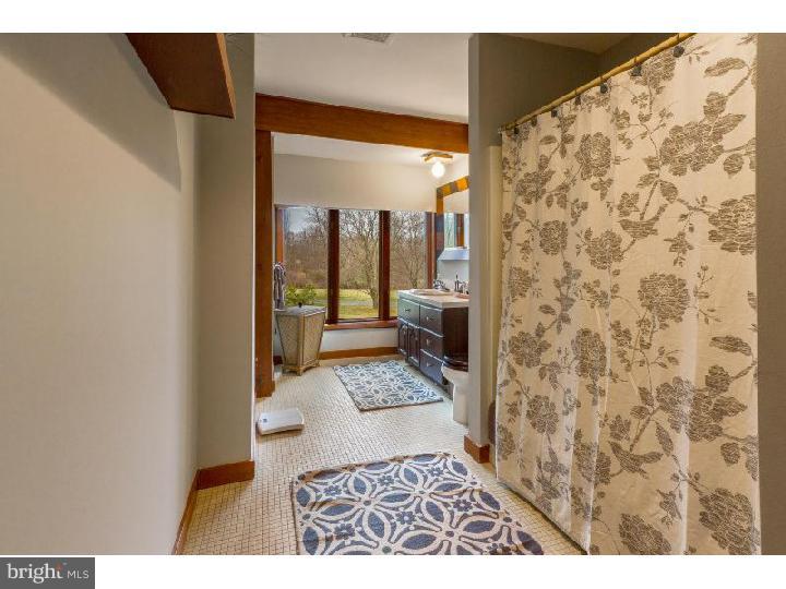 865 Cox Road Moorestown, NJ 08057 - Photo 22 of 25 Bathroom