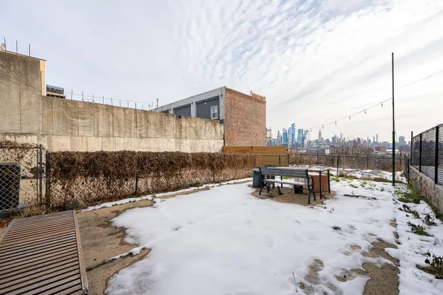 a picture of a wall with a picture of a picture