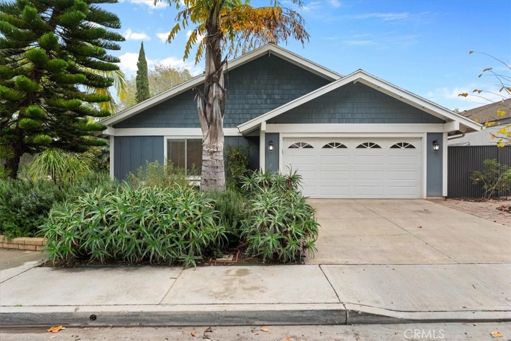 6 Banyan Tree Irvine, CA 92612 - Photo 2 of 45