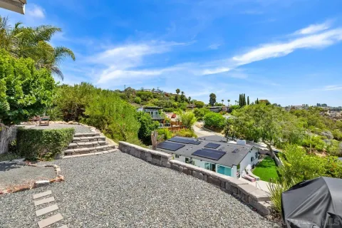 $1,900,000 | 2550 Aster Street, San Diego, CA 92109