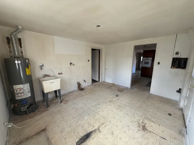 $298,000 | 25 Westover Lane, Schaumburg, IL 60193