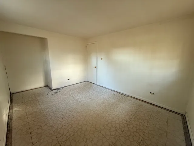 $298,000 | 25 Westover Lane, Schaumburg, IL 60193