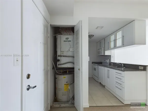 $2,400 | 275 Northeast 18th Street, Unit 1404, Miami, FL 33132