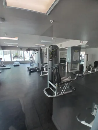 $2,400 | 275 Northeast 18th Street, Unit 1404, Miami, FL 33132