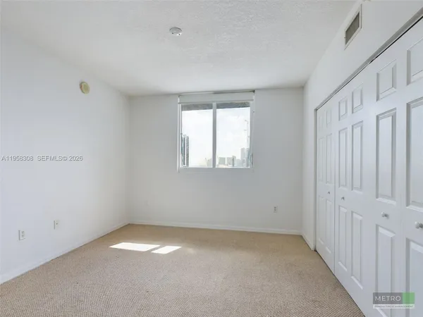 $2,400 | 275 Northeast 18th Street, Unit 1404, Miami, FL 33132