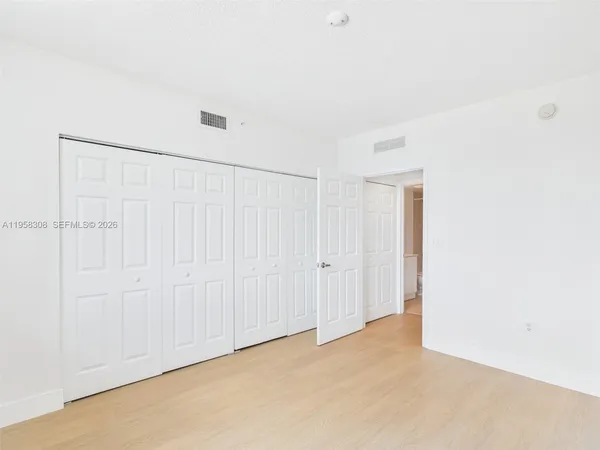 $2,400 | 275 Northeast 18th Street, Unit 1404, Miami, FL 33132