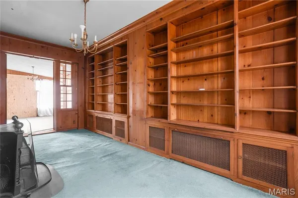 $869,000 | 7061 Maryland Avenue, University City, MO 63130