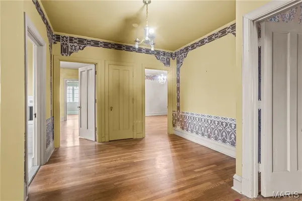 $869,000 | 7061 Maryland Avenue, University City, MO 63130