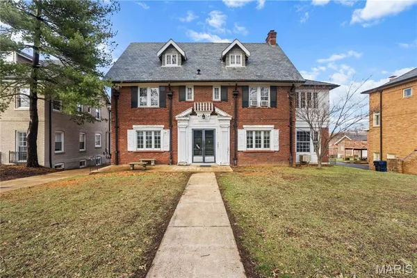 $869,000 | 7061 Maryland Avenue, University City, MO 63130