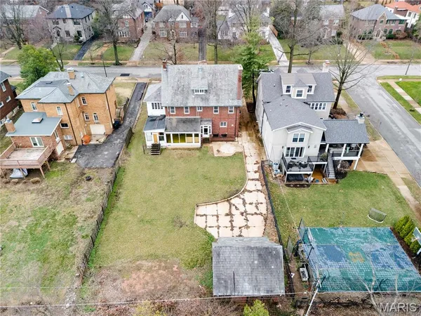 $869,000 | 7061 Maryland Avenue, University City, MO 63130