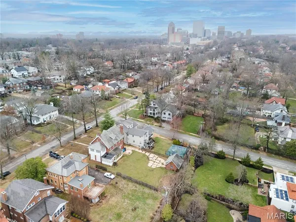 $869,000 | 7061 Maryland Avenue, University City, MO 63130