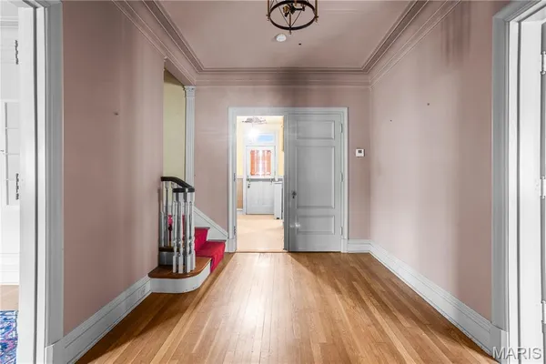 $869,000 | 7061 Maryland Avenue, University City, MO 63130