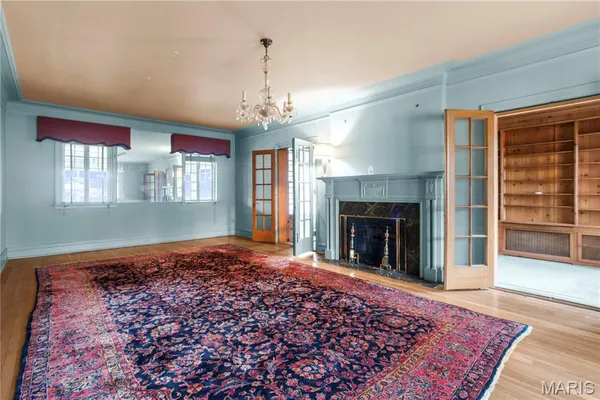 $869,000 | 7061 Maryland Avenue, University City, MO 63130