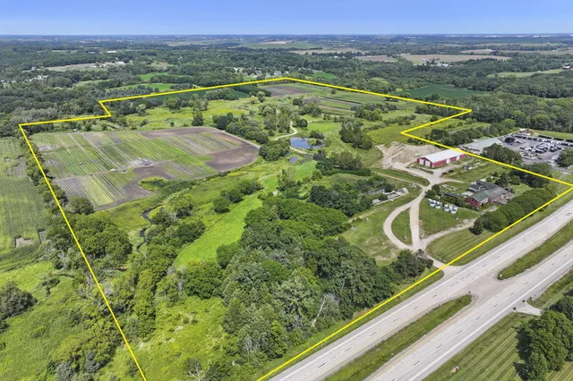 $2,600,000 | 21010 75th Street, Bristol, WI 53104