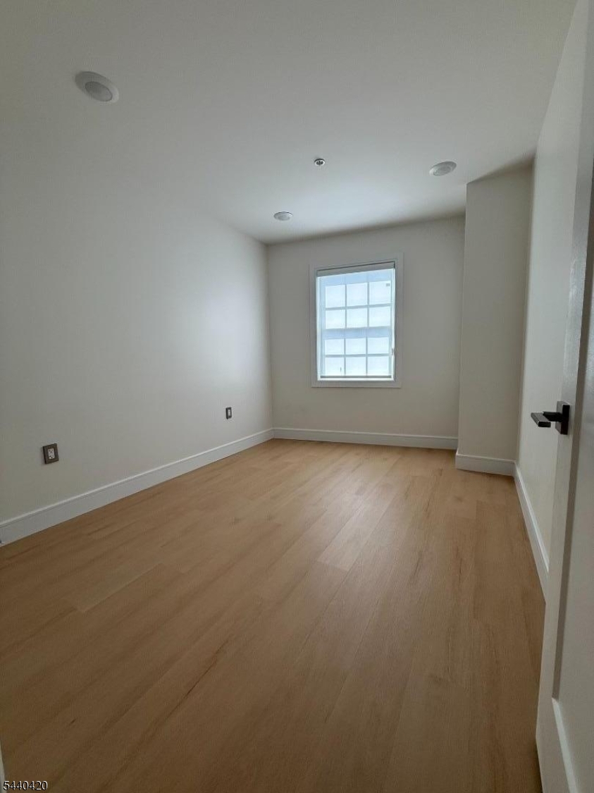 627 Valley Road, Unit B Montclair, NJ 07043 - Photo 21 of 39