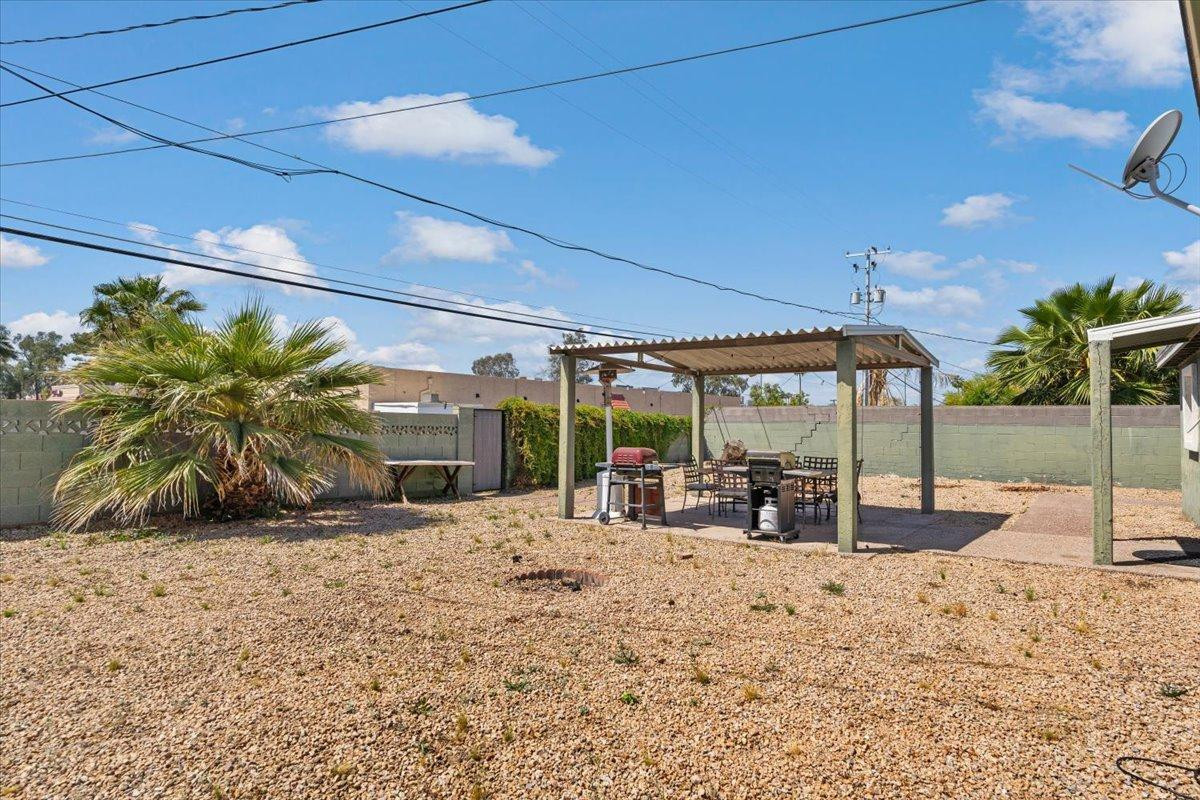 535 West 19th Street Tempe, AZ 85282 - Photo 20 of 20 a view of a backyard with sitting area