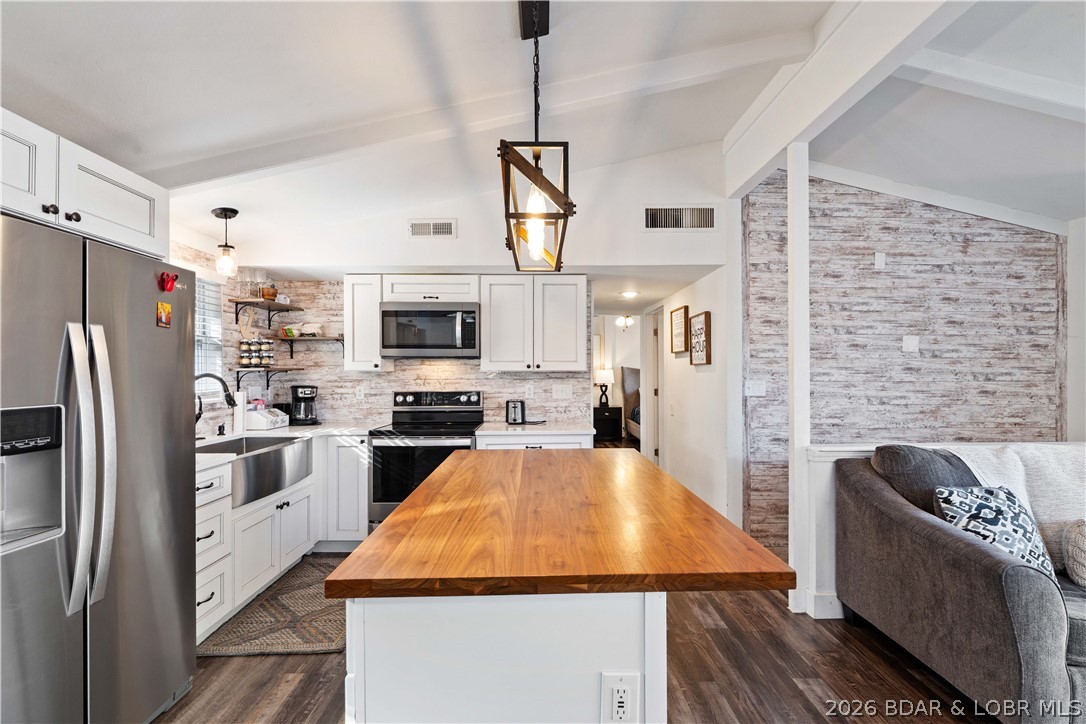 315 Curvy Road Camdenton, MO 65020 - Photo 9 of 62