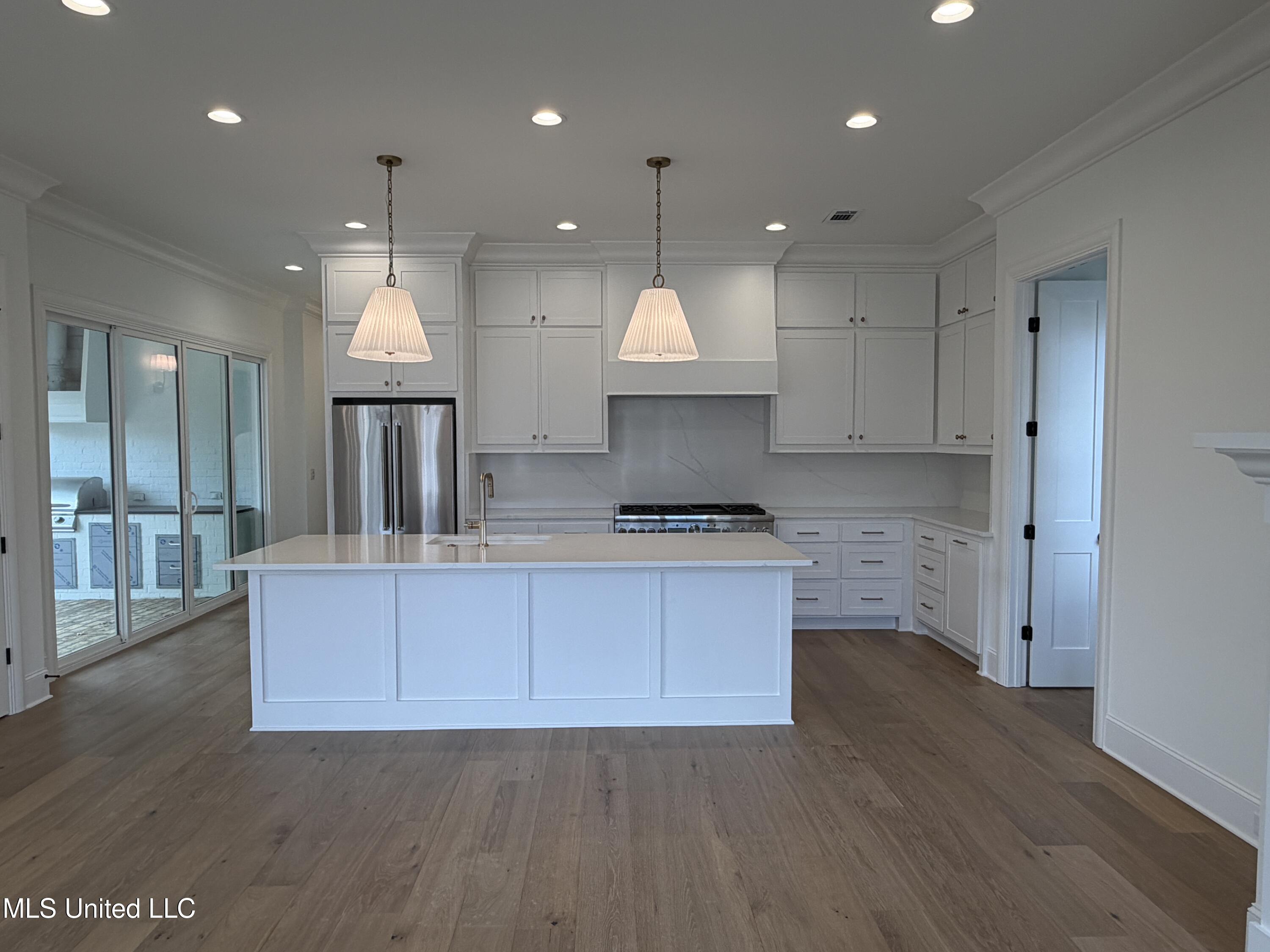 105 Commonwealth Drive Madison, MS 39110 - Photo 2 of 12 Kitchen