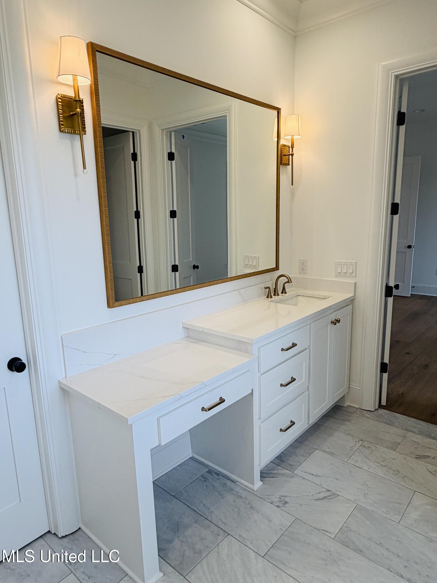 105 Commonwealth Drive Madison, MS 39110 - Photo 4 of 12 Master Bath