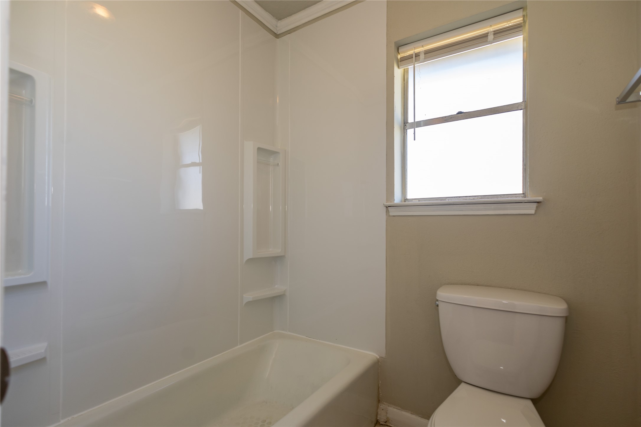 5810 Meadowview Road Beaumont, TX 77708 - Photo 16 of 22