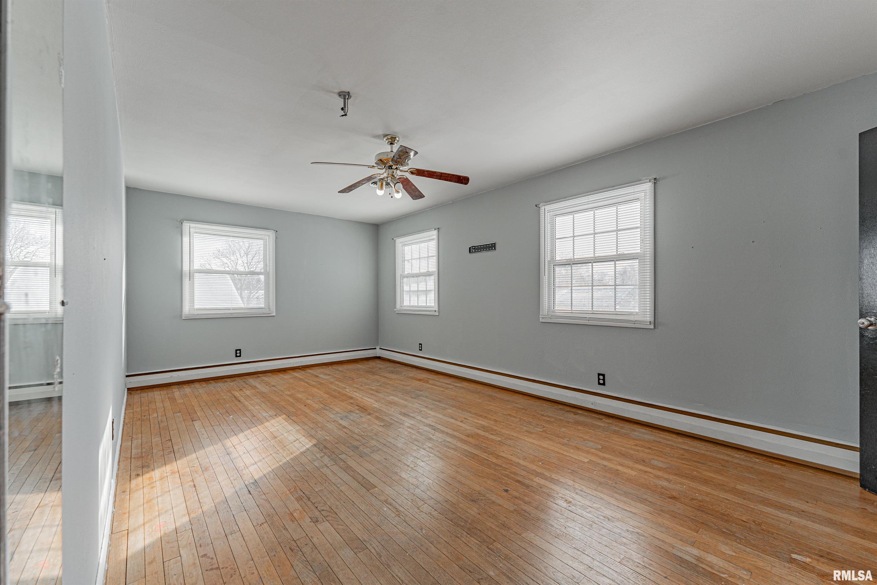 216 Rochelle Avenue Lincoln, IL 62656 - Photo 15 of 27