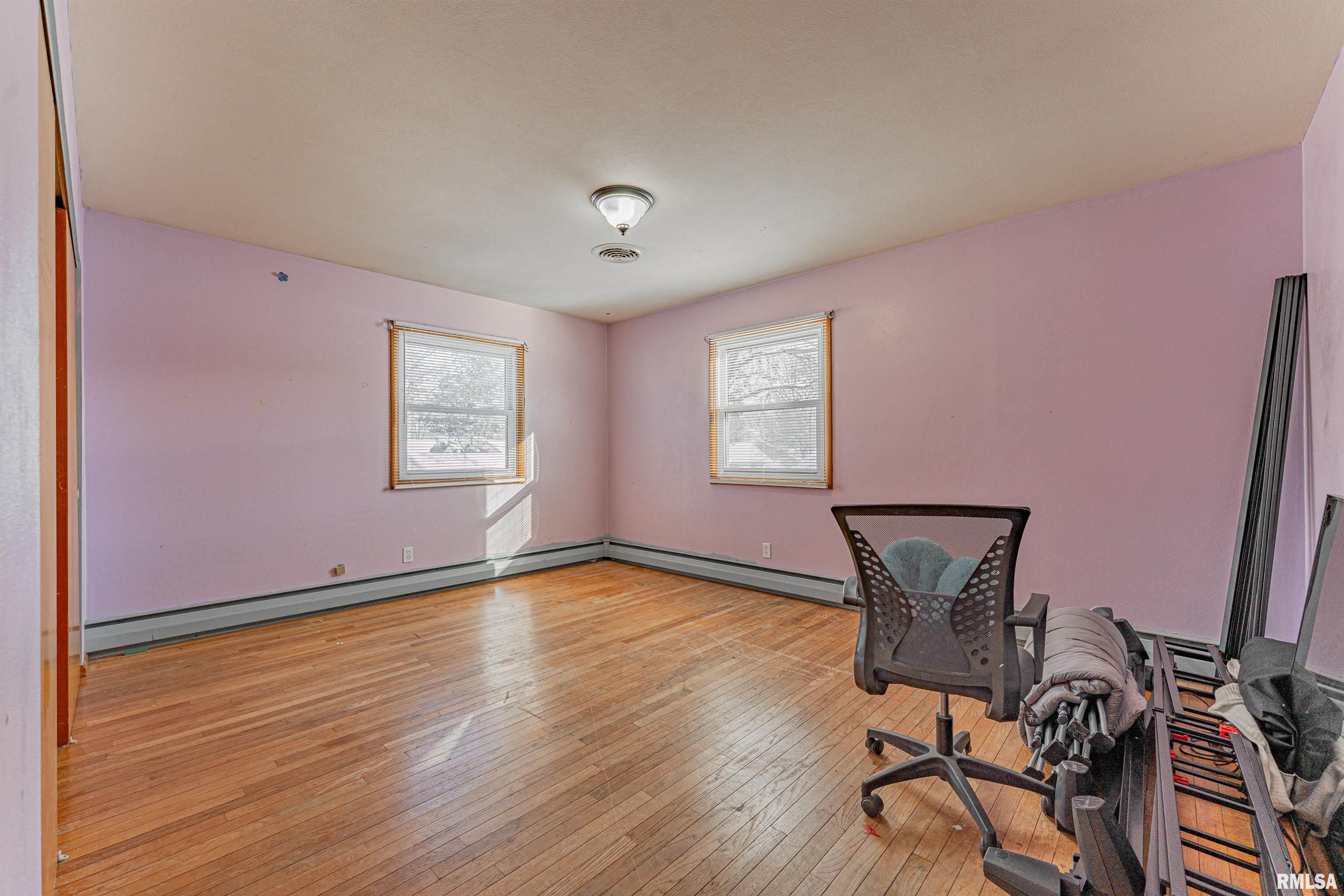 216 Rochelle Avenue Lincoln, IL 62656 - Photo 18 of 27
