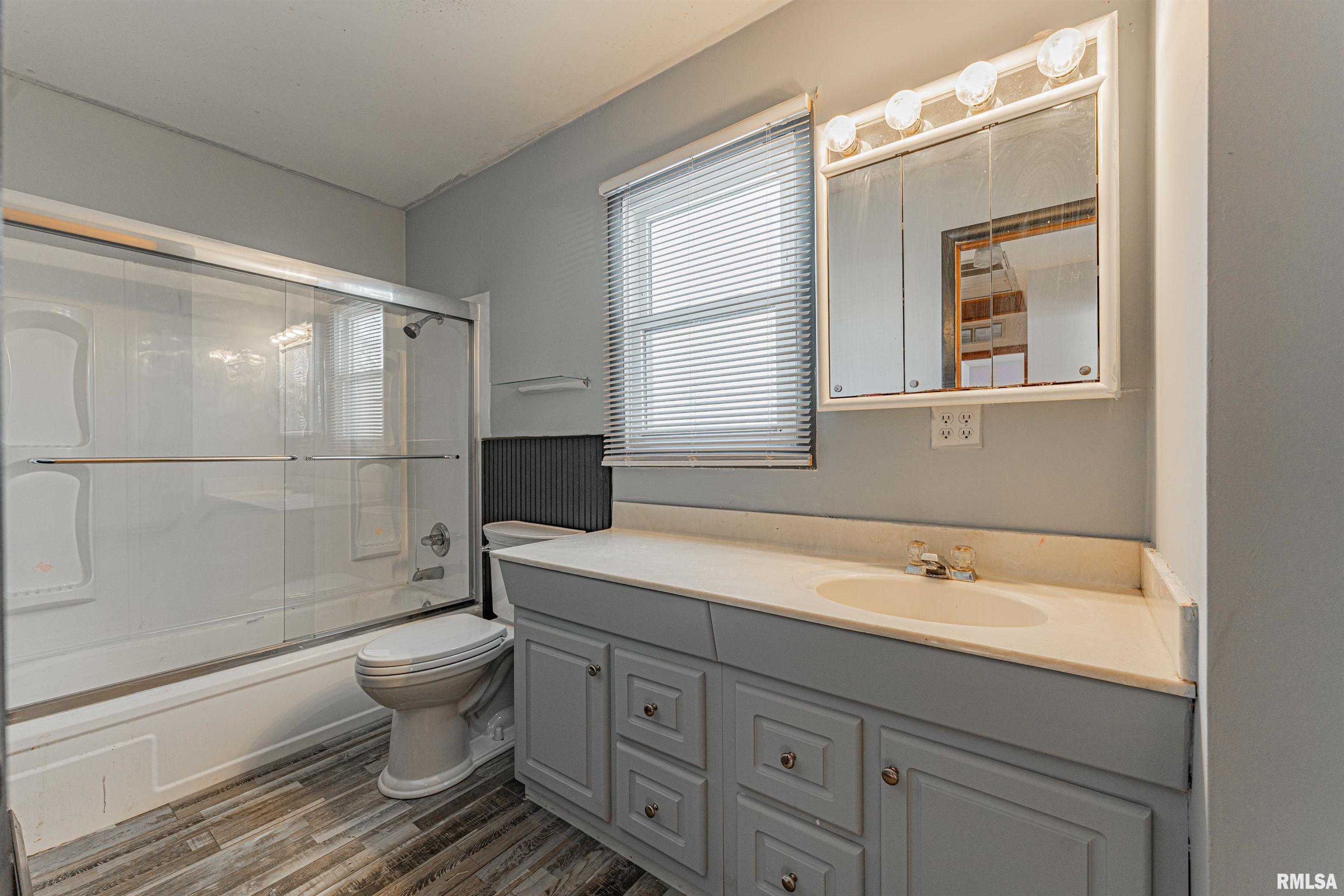 216 Rochelle Avenue Lincoln, IL 62656 - Photo 22 of 27