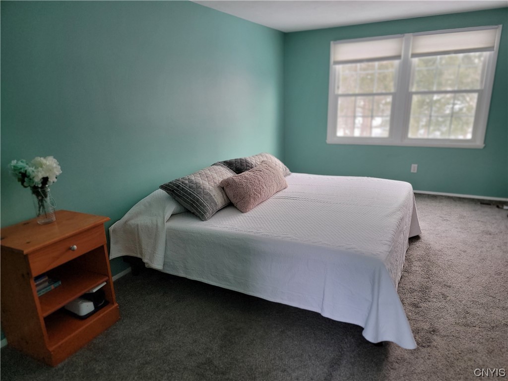 4 Braeside Road Lysander, NY 13027 - Photo 17 of 23 Primary Bedroom