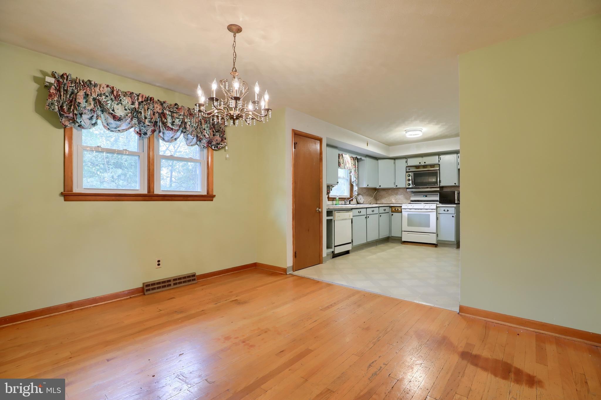 2480 Cedar Road York, PA 17408 - Photo 3 of 28