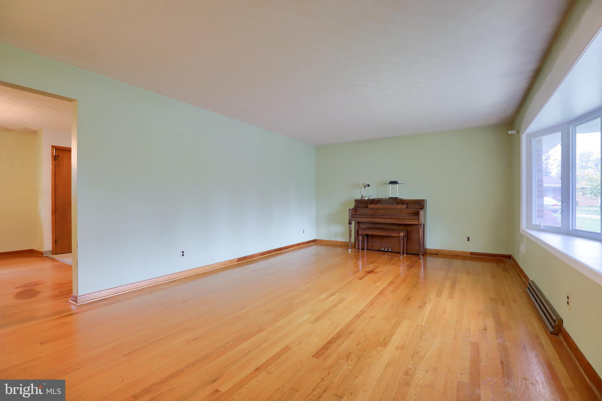 2480 Cedar Road York, PA 17408 - Photo 5 of 28