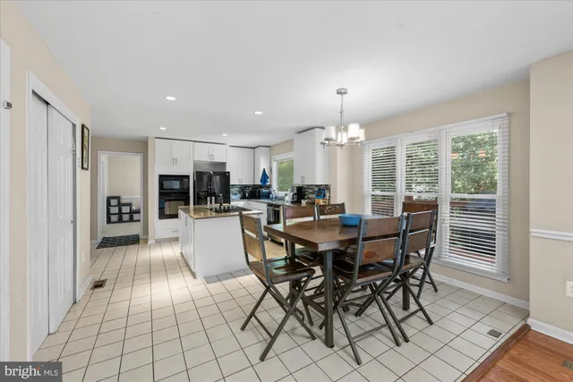 $3,850 | 11982 Mojave Lane, Woodbridge, VA 22192