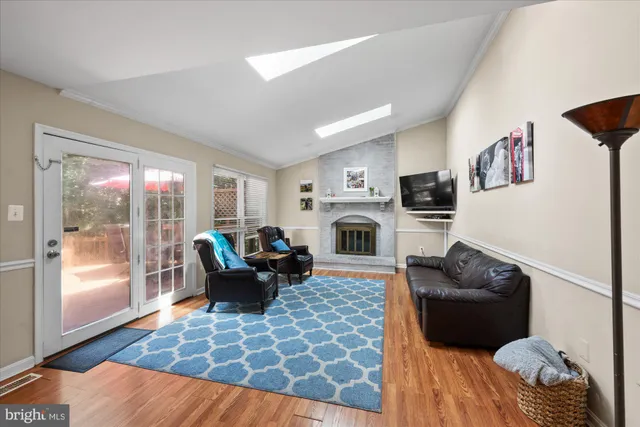 $3,850 | 11982 Mojave Lane, Woodbridge, VA 22192