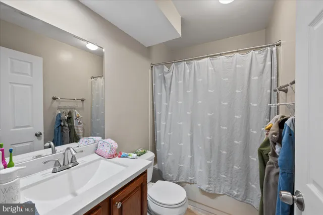 $3,850 | 11982 Mojave Lane, Woodbridge, VA 22192