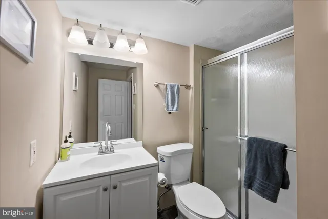 $3,850 | 11982 Mojave Lane, Woodbridge, VA 22192