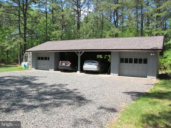 129 Hopewell Road Marlton, NJ 08053 - Photo 25 of 25 Garage