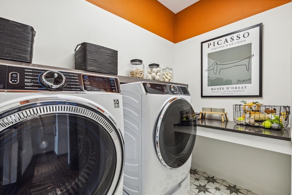 2078 Cuellar Way Van Alstyne, TX 75495 - Photo 7 of 30 a utility room with dryer and washer