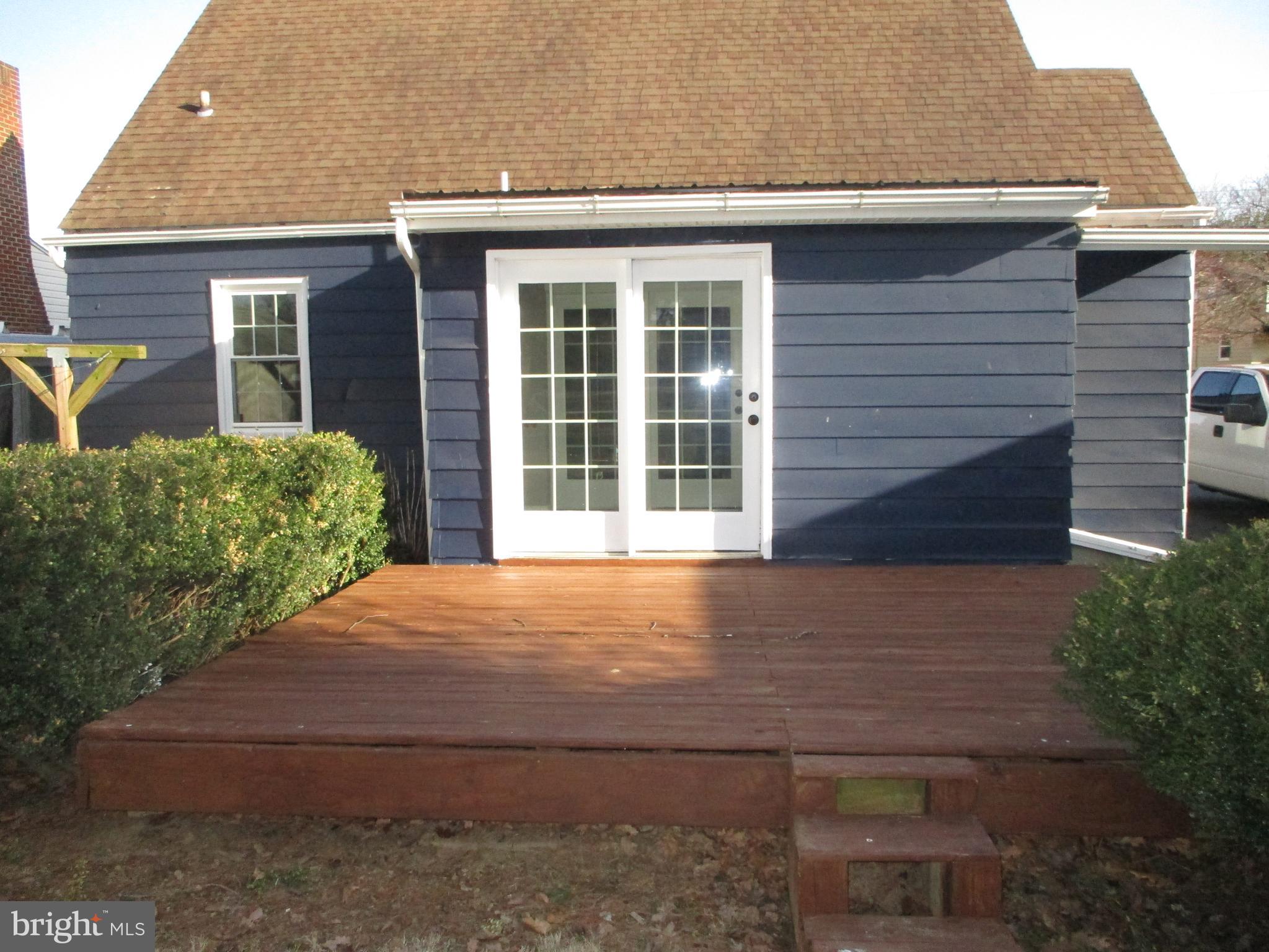 349 Devonshire Road Hagerstown, MD 21740 - Photo 12 of 16 REAR DECK