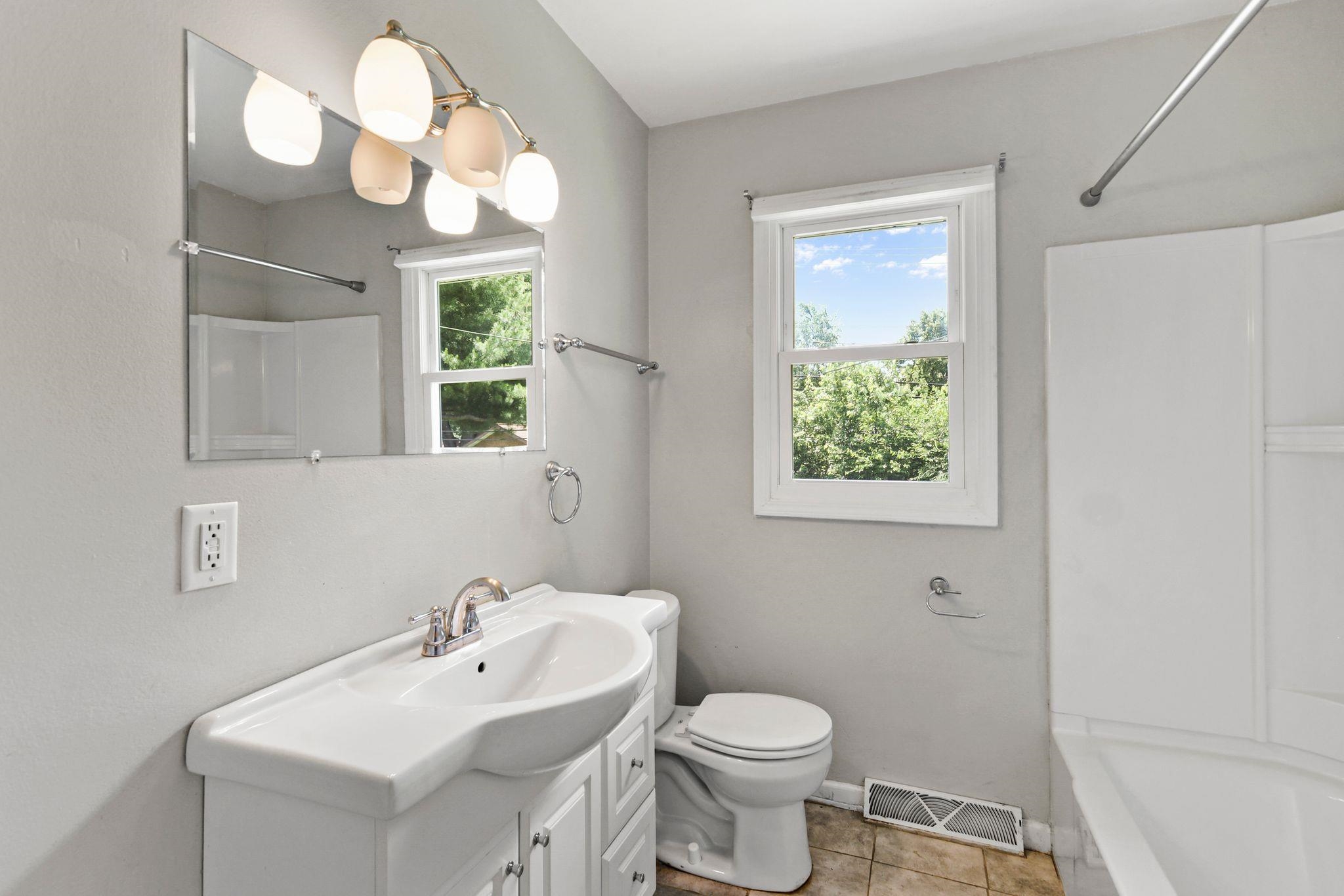 1417 Wyoming Way Madison, WI 53704 - Photo 20 of 37