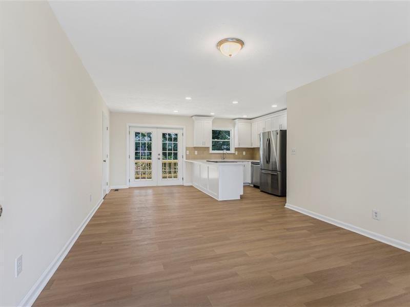 6371 Westbury Road Riverdale, GA 30274 - Photo 4 of 30