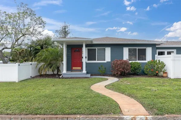 $3,100 | 200 62nd Street North, St. Petersburg, FL 33710