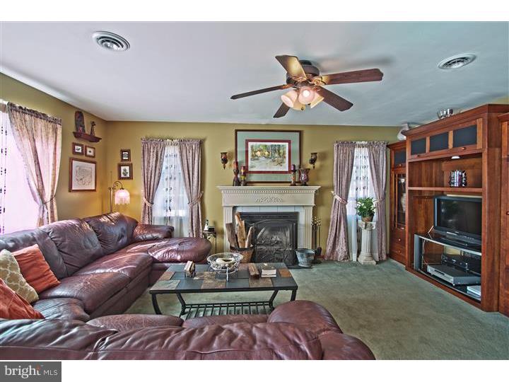 85 Groveville Road Trenton, NJ 08620 - Photo 10 of 23 Family Room