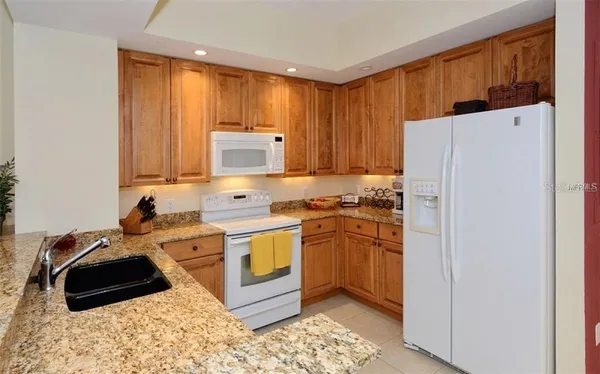 $6,500 | 100 Central Avenue, Unit 620, Sarasota, FL 34236