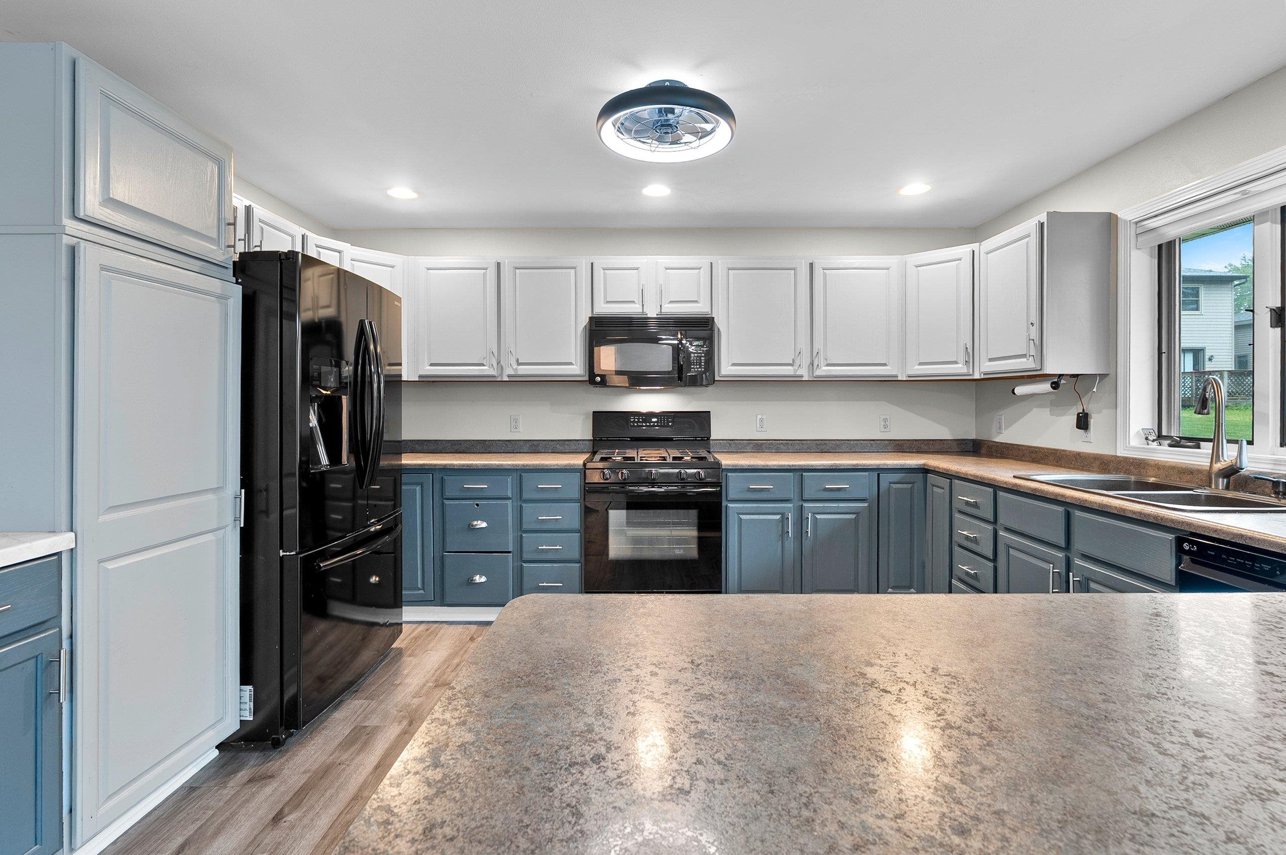 1023 West Ridgeview Drive Appleton, WI 54914 - Photo 11 of 71
