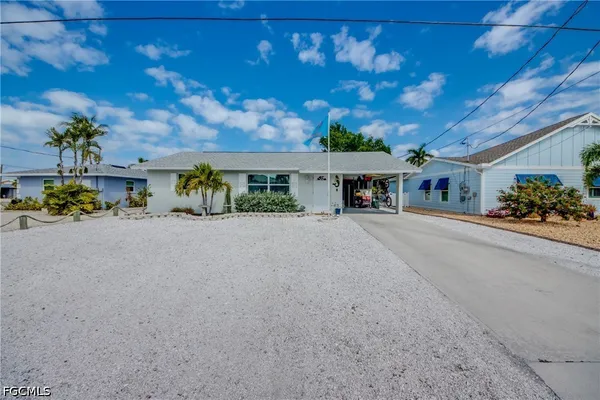 $569,000 | 355 Donora Boulevard, Fort Myers Beach, FL 33931